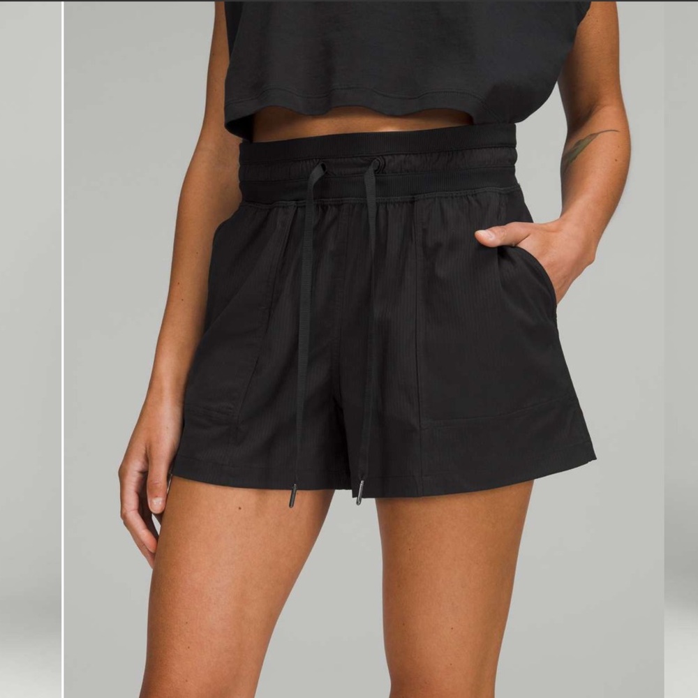 EUC lululemon athletica Black High Waist Women Shorts